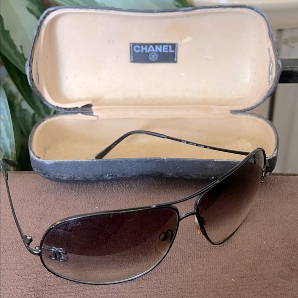 Chanel Aviator Sunglasses - Picture 13 of 16